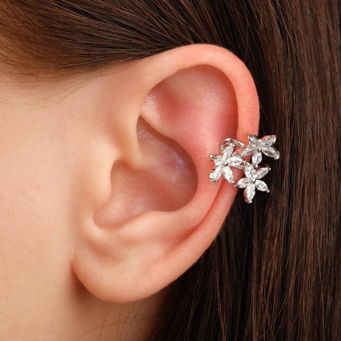 Серьга "Каффа" три цветка, цвет белый в серебре
Серьга "Каффа" три цветка, цвет белый в серебре