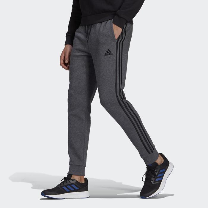 фото Брюки мужские adidas essentials fleece tapered, размер 48-50 (gk8826)