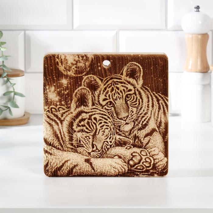 Доска из массива кедра разделочная квадратная, 18 × 18 см "Тигр" №7
Доска из массива кедра разделочная квадратная, 18 × 18 см "Тигр" №7