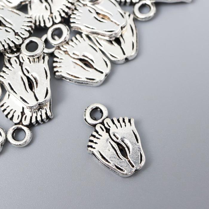 Декор для творчества металл "Ножки" серебро 1,4х0,9 см
Декор для творчества металл "Ножки" серебро 1,4х0,9 см