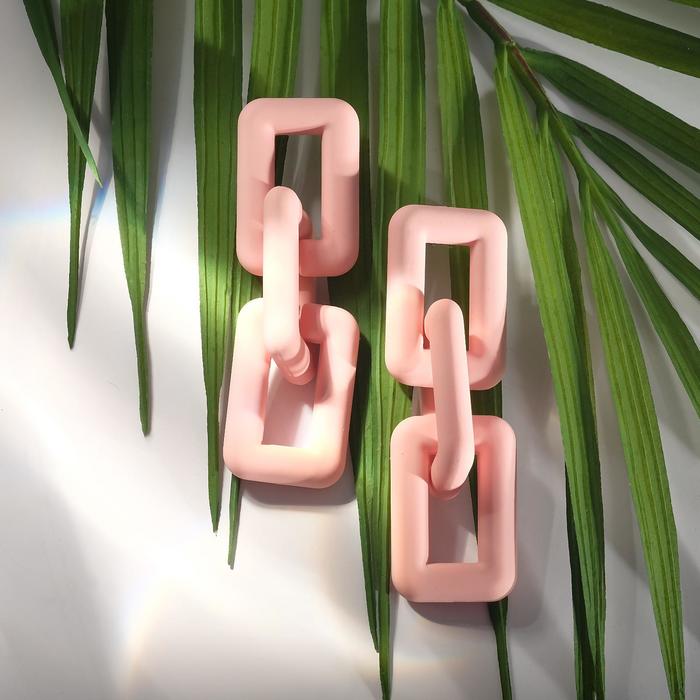 Серьги металл "Цепь" прямые углы, 3 звена, цвет светло-розовый 
Серьги металл "Цепь" прямые углы, 3 звена, цвет светло-розовый