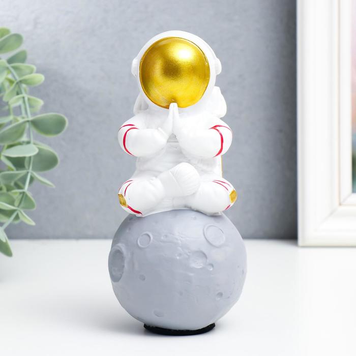 Сувенир полистоун "Астронавт - медитация" 15х7,5х7,5 см
Сувенир полистоун "Астронавт - медитация" 15х7,5х7,5 см