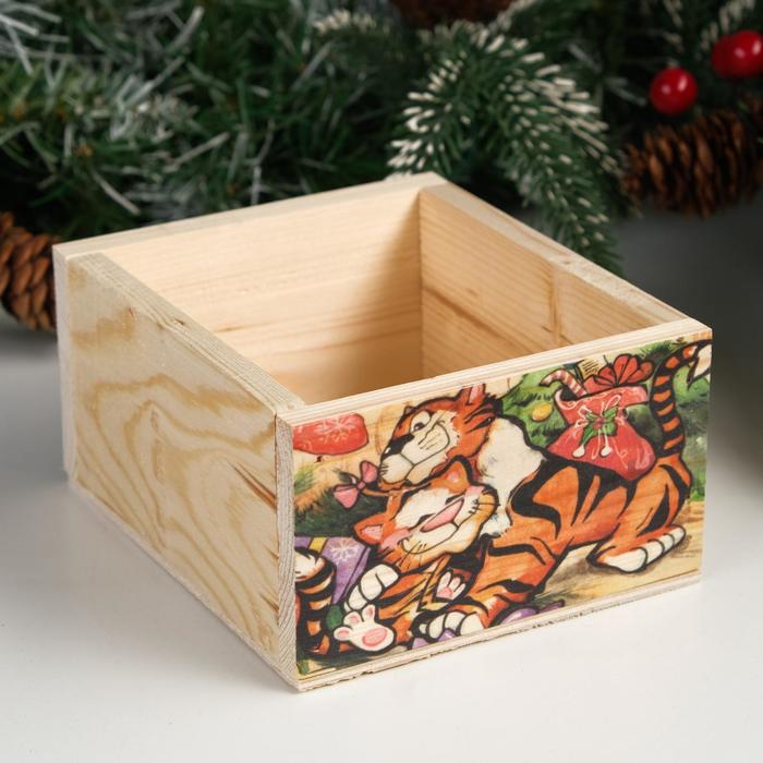 Кашпо деревянное "Символ года 2022. Два тигра" 14х12,5х7 см
Кашпо деревянное "Символ года 2022. Два тигра" 14х12,5х7 см