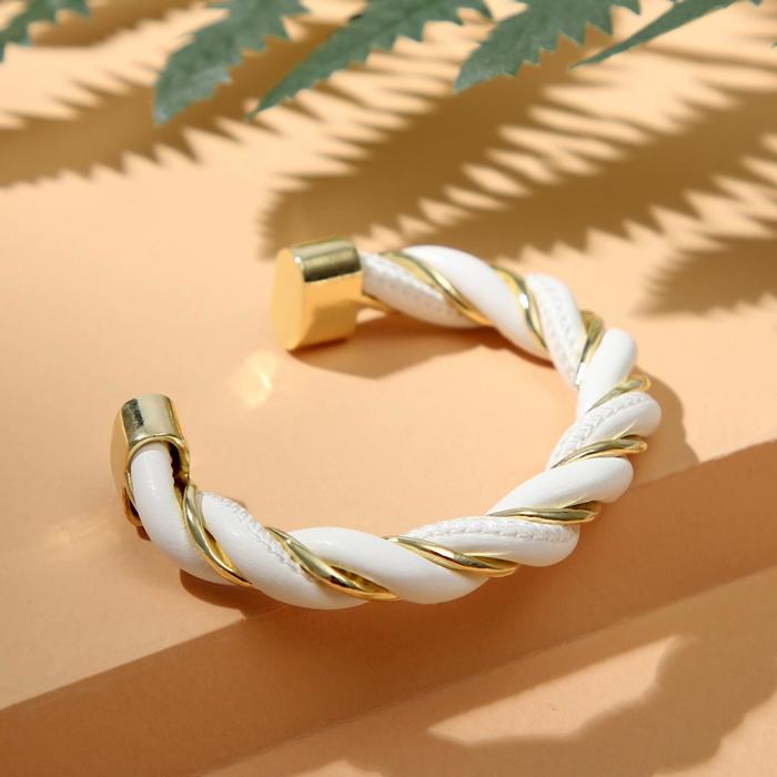 Браслет "Каркас" завиток, цвет белый в золоте, d=5 см
Браслет "Каркас" завиток, цвет белый в золоте, d=5 см