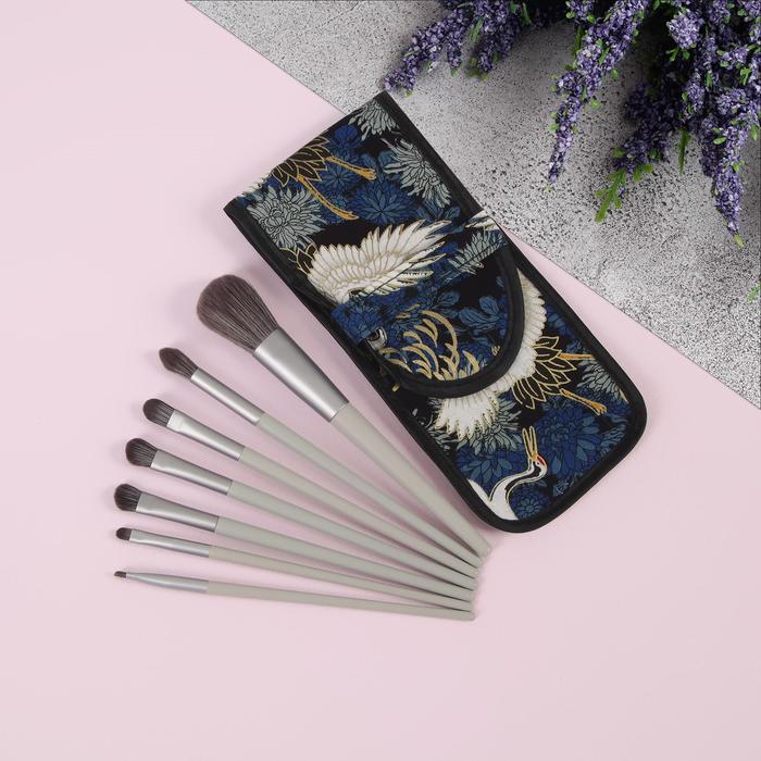 Набор кистей для макияжа «Жарптица», 7 предметов, футляр, цвет серый/синий
Набор кистей для макияжа «Жарптица», 7 предметов, футляр, цвет серый/синий