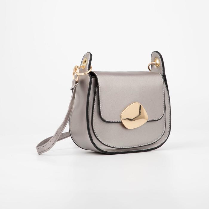 Сумка-мессенджер, отдел на клапане, длинный ремень, цвет серебристый
Сумка-мессенджер, отдел на клапане, длинный ремень, цвет серебристый