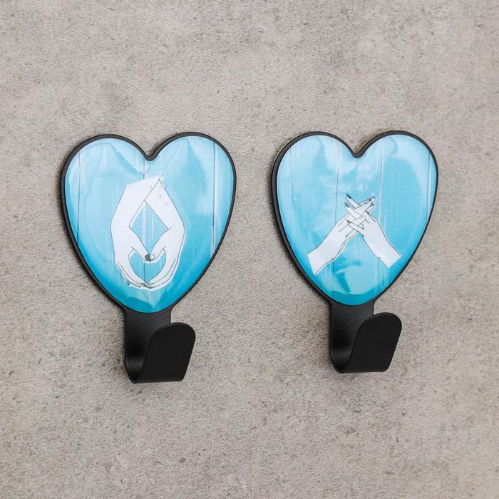 Набор крючков на липучке «Любовь», 2 шт, металл
Набор крючков на липучке «Любовь», 2 шт, металл