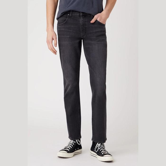 фото Джинсы мужские wrangler greensboro black pepper, размер 34/32 (w15qht32r)