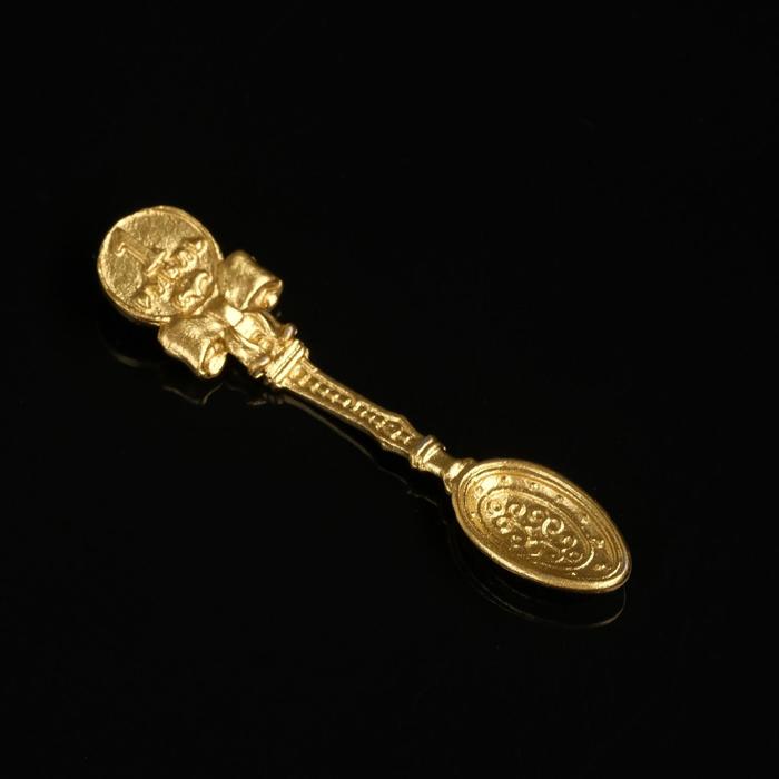 фото Сувенир кошельковый "ложка-загребушка с бантиком", олово, 3х0,7х0,3 см