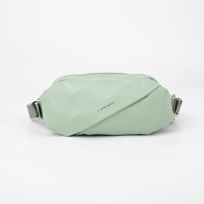 Сумка поясная, отдел на молнии, 2 наружных кармана, цвет зелёный
Сумка поясная, отдел на молнии, 2 наружных кармана, цвет зелёный