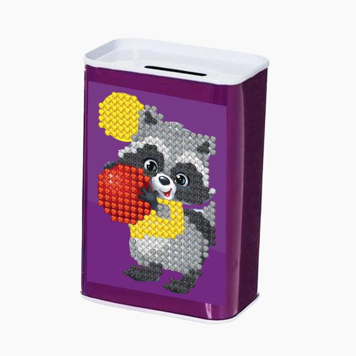 Алмазная мозаика на копилке «Енотик с мячиком»
Алмазная мозаика на копилке «Енотик с мячиком»