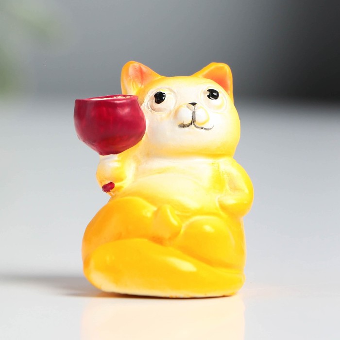 Фигурка полистоун 2023 «Кот с винишком», 4 см
Фигурка полистоун 2023 «Кот с винишком», 4 см