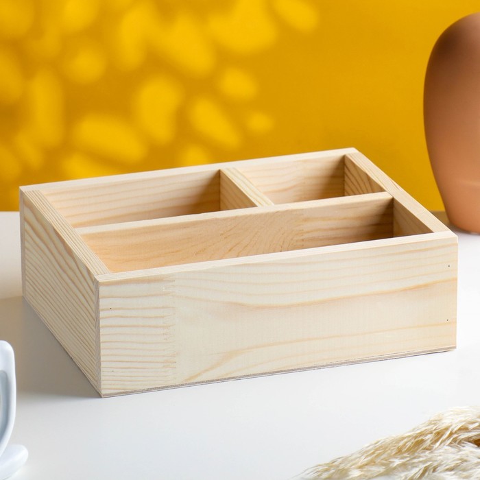 Кашпо деревянное с двумя перегородками малое, 25х20х8 см
Кашпо деревянное с двумя перегородками малое, 25х20х8 см