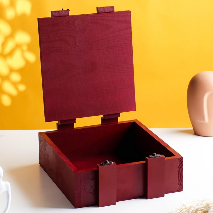 Подарочный ящик "Сундук" с фурнитурой, винно-красный, 30х25х10 см
Подарочный ящик "Сундук" с фурнитурой, винно-красный, 30х25х10 см
