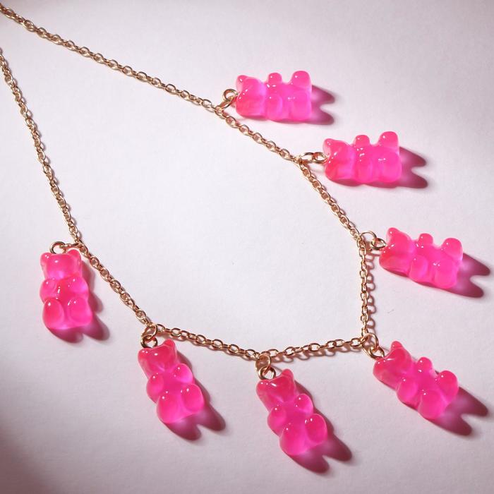 Колье "Мармеладные мишки" на тонкой цепочке, цвет матово-розовый в золоте, 35см
Колье "Мармеладные мишки" на тонкой цепочке, цвет матово-розовый в золоте, 35см