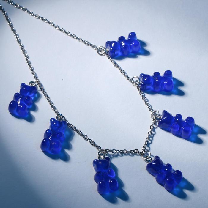 Колье "Мармеладные мишки" на тонкой цепочке, цвет матово-синий в серебре, 35см
Колье "Мармеладные мишки" на тонкой цепочке, цвет матово-синий в серебре, 35см
