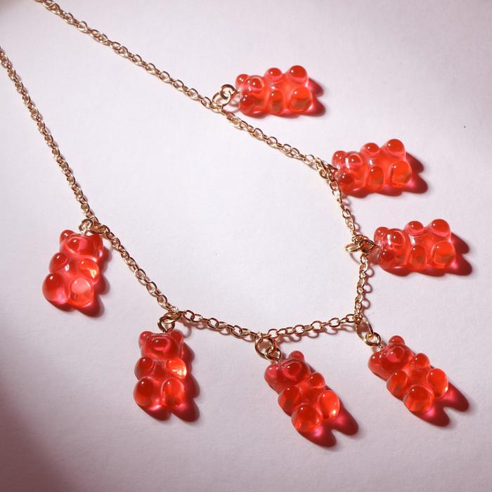 Колье "Мармеладные мишки" на тонкой цепочке, цвет красный в золоте, 35см
Колье "Мармеладные мишки" на тонкой цепочке, цвет красный в золоте, 35см