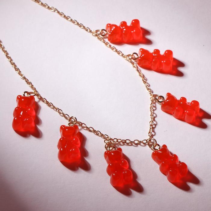 Колье "Мармеладные мишки" на тонкой цепочке, цвет матово-красный в золоте, 35см
Колье "Мармеладные мишки" на тонкой цепочке, цвет матово-красный в золоте, 35см
