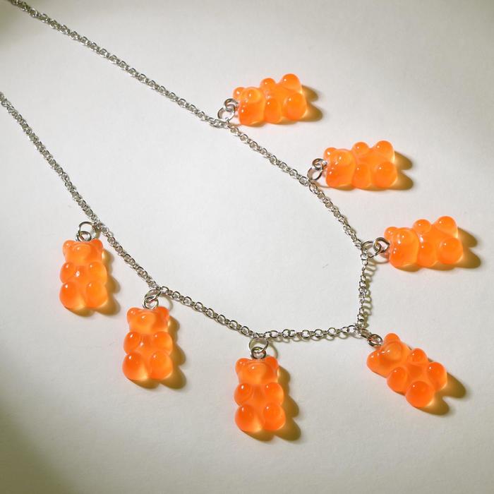 Колье "Мармеладные мишки" на тонкой цепочке, цвет матово-оранжевый в серебре, 35см
Колье "Мармеладные мишки" на тонкой цепочке, цвет матово-оранжевый в серебре, 35см