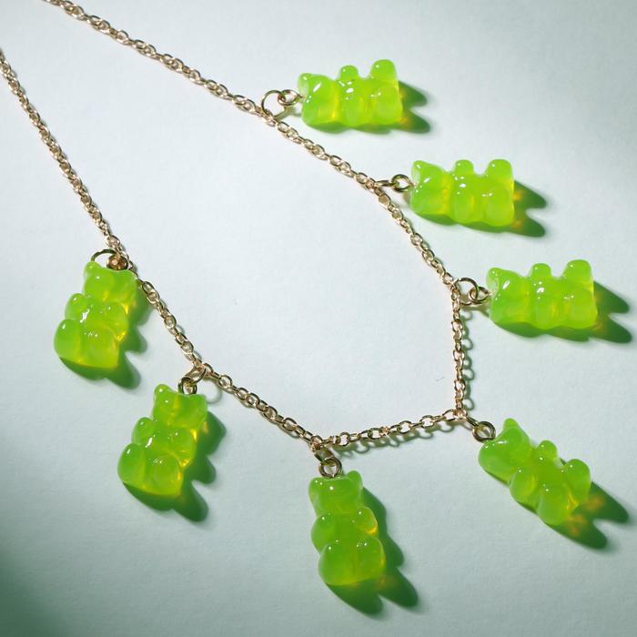 Колье "Мармеладные мишки" на тонкой цепочке, цвет матово-зелёный в золоте, 35см
Колье "Мармеладные мишки" на тонкой цепочке, цвет матово-зелёный в золоте, 35см