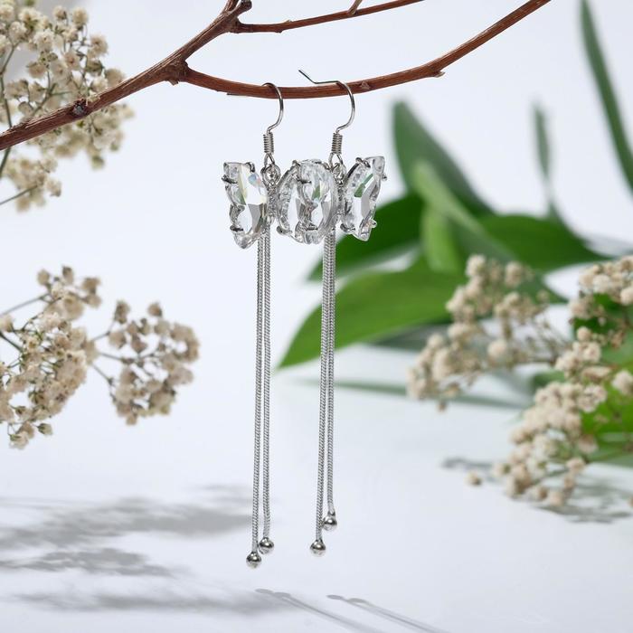 Серьги висячие со стразами "Бабочки" полупрозрачные, цвет белый в серебре
Серьги висячие со стразами "Бабочки" полупрозрачные, цвет белый в серебре