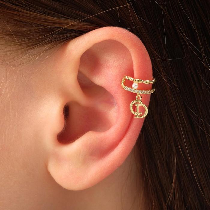 Серьга "Кафф" с маленькой жемчужиной, цвет белый в золоте
Серьга "Кафф" с маленькой жемчужиной, цвет белый в золоте