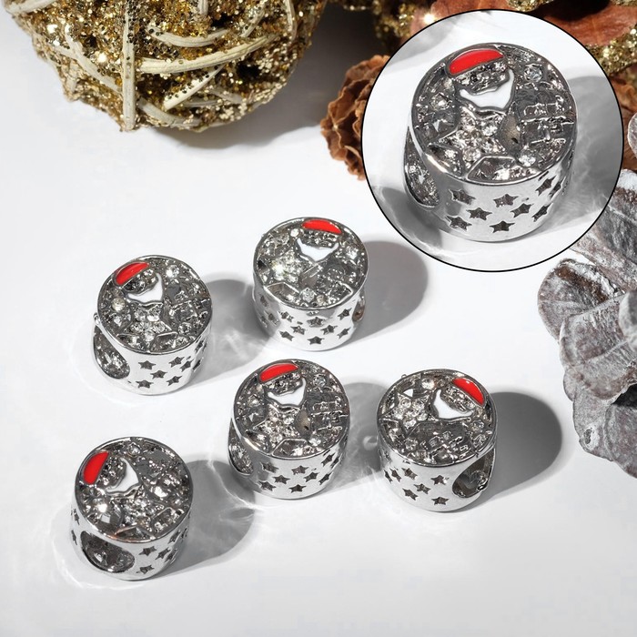 Талисман новогодний "Дед Мороз" звёздный, цвет красно-белый в серебре 
Талисман новогодний "Дед Мороз" звёздный, цвет красно-белый в серебре