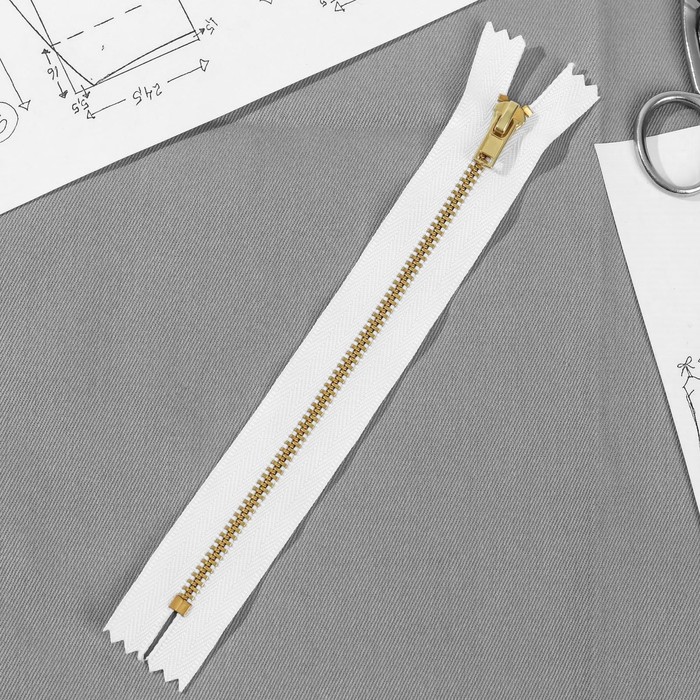 Молния джинсовая, №2, неразъёмная, 20 см, цвет белый/латунь
Молния джинсовая, №2, неразъёмная, 20 см, цвет белый/латунь