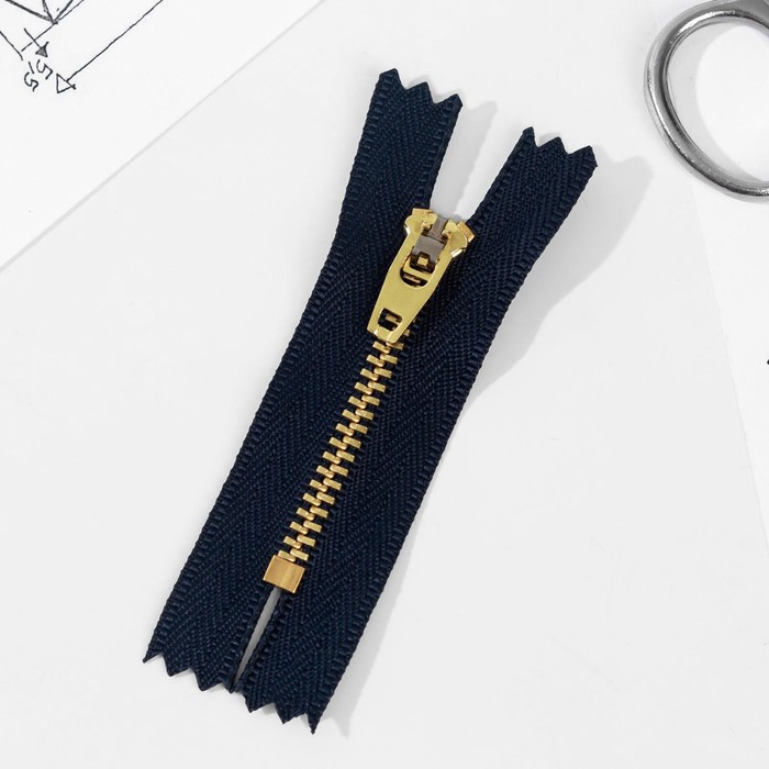 Молния джинсовая, №1, неразъёмная, 6 см, цвет тёмно-синий/латунь
Молния джинсовая, №1, неразъёмная, 6 см, цвет тёмно-синий/латунь