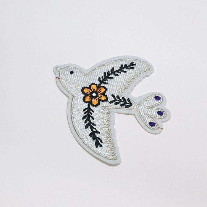 Термоаппликация «Птичка и цветок», размер 9x10 см
Термоаппликация «Птичка и цветок», размер 9x10 см