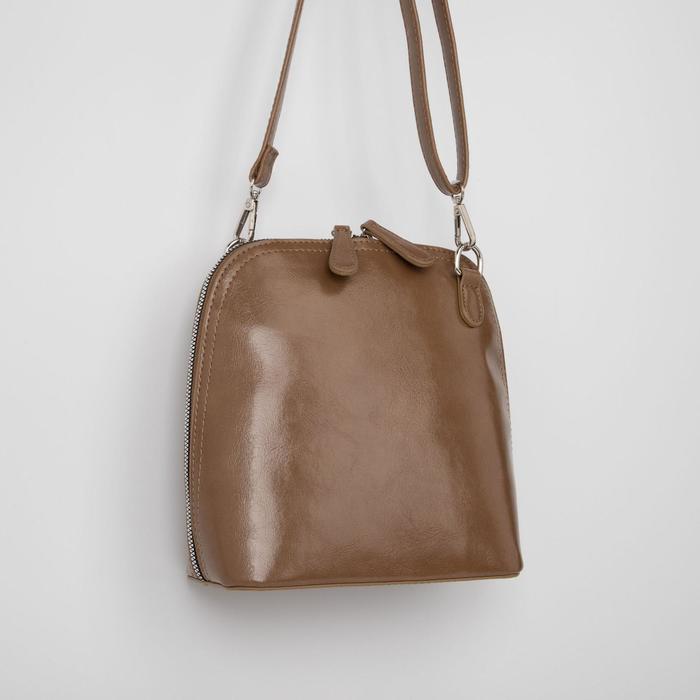 Кросс-боди, отдел на молнии, наружный карман, цвет светло-коричневый
Кросс-боди, отдел на молнии, наружный карман, цвет светло-коричневый