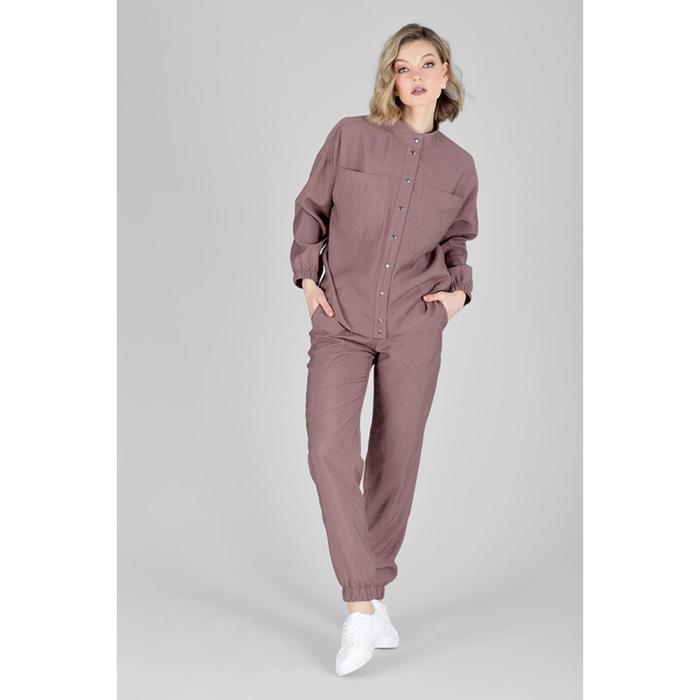 Брюки и жакет женские, размер 52
Брюки и жакет женские, размер 52