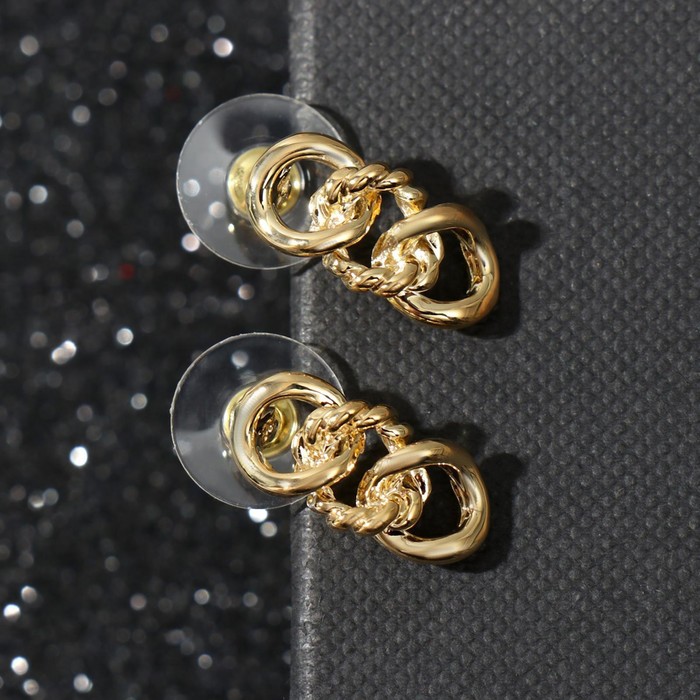 Серьги металл "Блеск" три звена, цвет золото
Серьги металл "Блеск" три звена, цвет золото