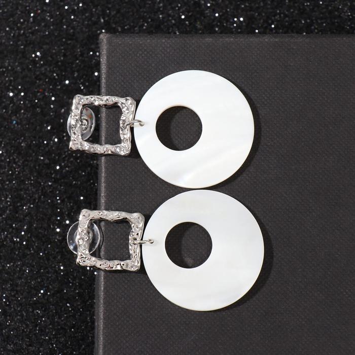 Серьги с перламутром "Гео" мятый квадрат, цвет белый в серебре
Серьги с перламутром "Гео" мятый квадрат, цвет белый в серебре