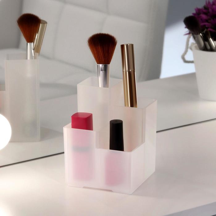 Органайзер для хранения маникюрных/косметических принадлежностей, 4 секции, 8,3 × 8,3 × 11 см, цвет белый 
Органайзер для хранения маникюрных/косметических принадлежностей, 4 секции, 8,3 × 8,3 × 11 см, цвет белый