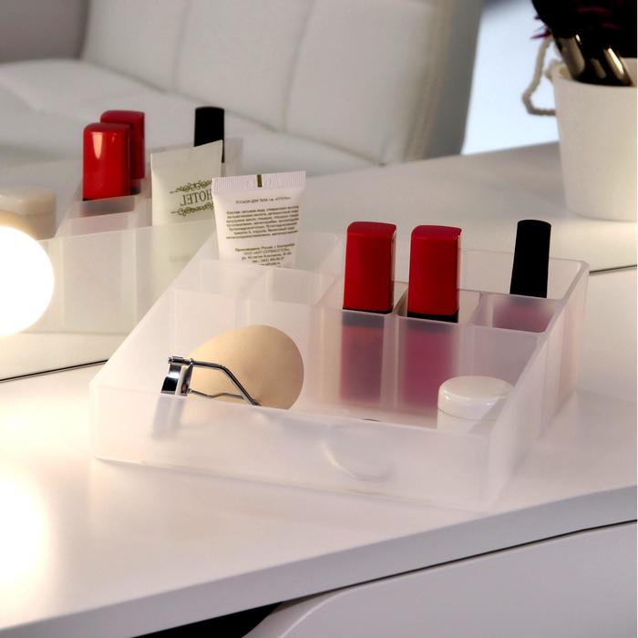 Органайзер для хранения маникюрных/косметических принадлежностей, 9 секций, 16,7 × 16,7 × 5,8 см, цвет белый
Органайзер для хранения маникюрных/косметических принадлежностей, 9 секций, 16,7 × 16,7 × 5,8 см, цвет белый