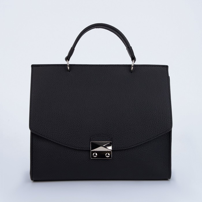 Сумка-мессенджер на замке, наружный карман, длинный ремень, цвет чёрный
Сумка-мессенджер на замке, наружный карман, длинный ремень, цвет чёрный