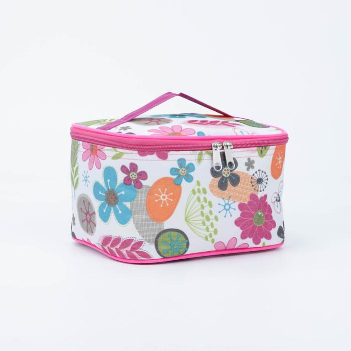 Косметичка-сундук, отдел на молнии, цвет белый, «Цветы»
Косметичка-сундук, отдел на молнии, цвет белый, «Цветы»