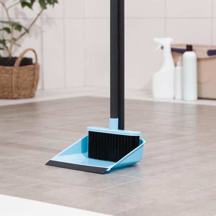 Набор щётка для пола с совком с кромкой «Практик», цвет голубой
Набор щётка для пола с совком с кромкой «Практик», цвет голубой