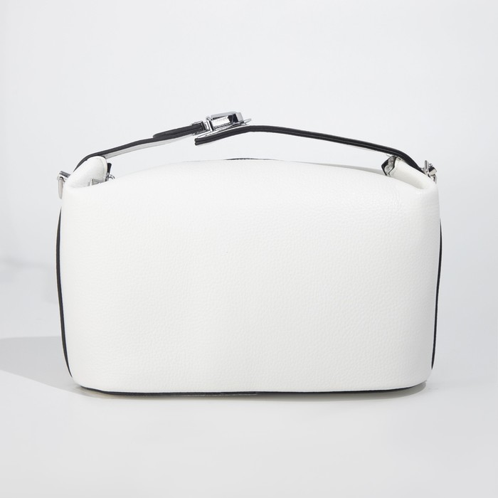 Саквояж, отдел на молнии, длинный ремень, цвет белый
Саквояж, отдел на молнии, длинный ремень, цвет белый