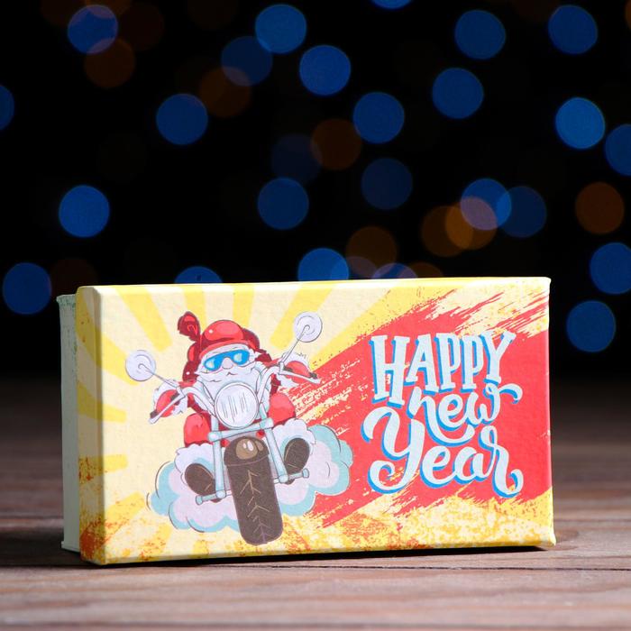 Подарочная коробка "Санта", 12 х 6,5 х 4 см
Подарочная коробка "Санта", 12 х 6,5 х 4 см