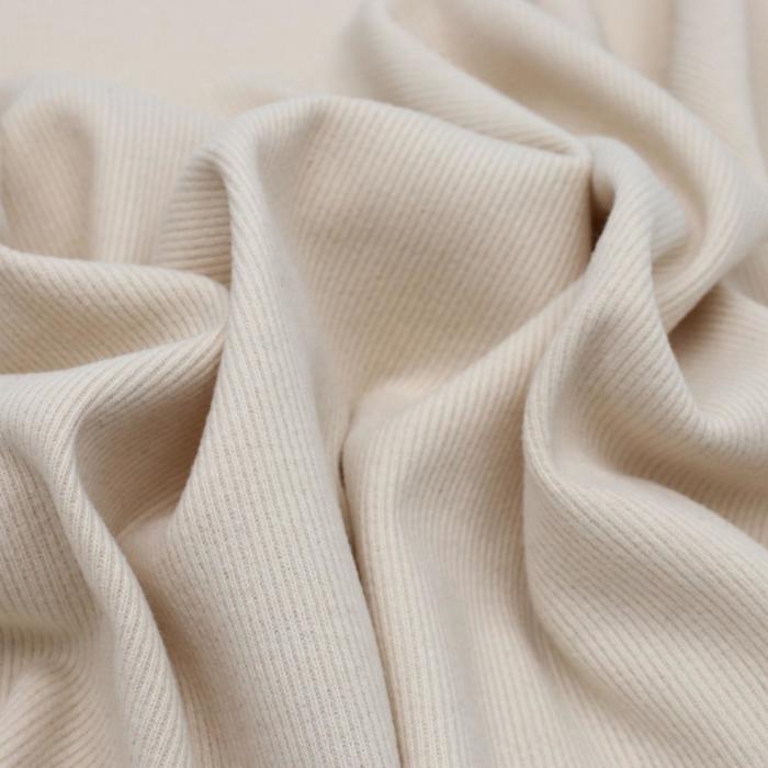 Трикотаж костюмный, гладкокрашенный, ширина 148 см, цвет молочный 
Трикотаж костюмный, гладкокрашенный, ширина 148 см, цвет молочный