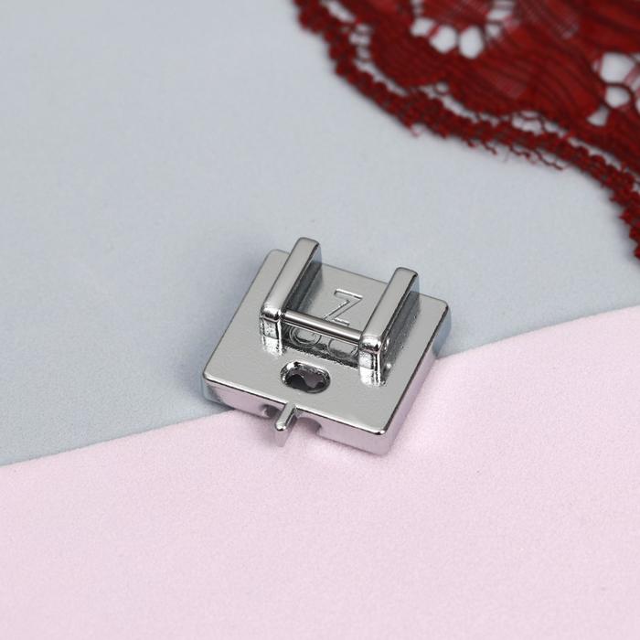 Лапка для швейных машин, для вшивания потайной молнии, 9 мм
Лапка для швейных машин, для вшивания потайной молнии, 9 мм