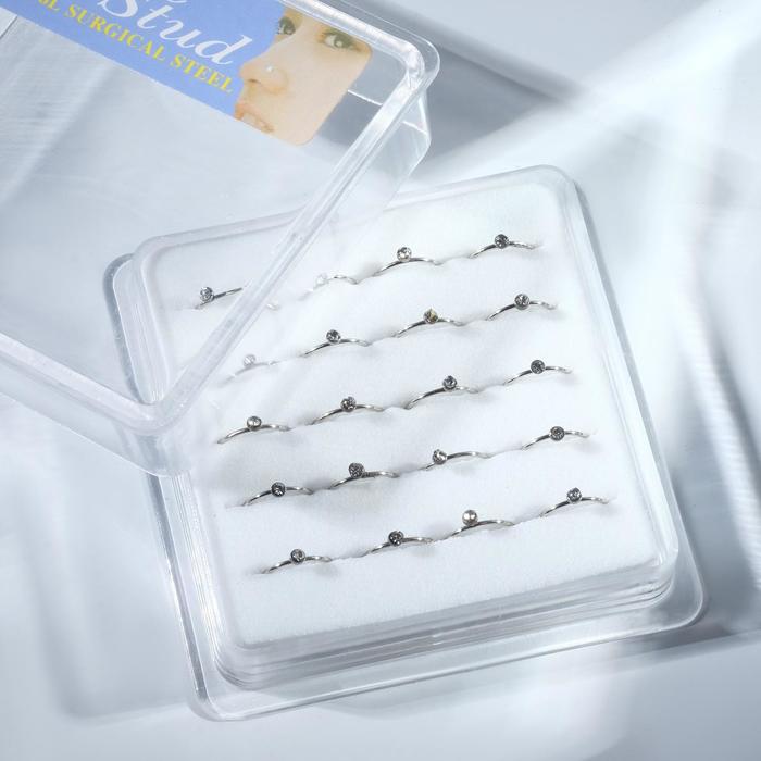 Пирсинг в нос "Кольцо и стразы", d=8мм, набор 20шт, белый в серебре 
Пирсинг в нос "Кольцо и стразы", d=8мм, набор 20шт, белый в серебре