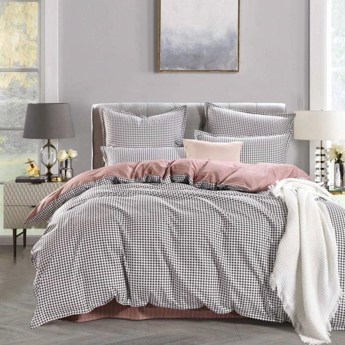 Постельное бельё евро «Диксан», размер 230х250 см, 200х220 см, 50х70 см - 2 шт, 70х70 см - 2 шт
Постельное бельё евро «Диксан», размер 230х250 см, 200х220 см, 50х70 см - 2 шт, 70х70 см - 2 шт