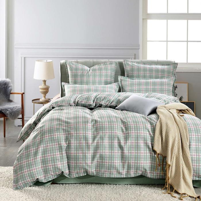 Постельное бельё евро «Фидель», размер 230х250 см, 200х220 см, 50х70 см - 2 шт, 70х70 см - 2 шт
Постельное бельё евро «Фидель», размер 230х250 см, 200х220 см, 50х70 см - 2 шт, 70х70 см - 2 шт