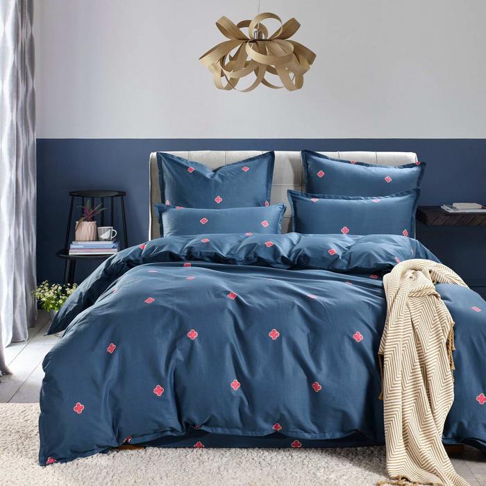 Постельное бельё евро «Ювента», размер 230х250 см, 200х220 см, 50х70 см - 2 шт, 70х70 см - 2 шт
Постельное бельё евро «Ювента», размер 230х250 см, 200х220 см, 50х70 см - 2 шт, 70х70 см - 2 шт