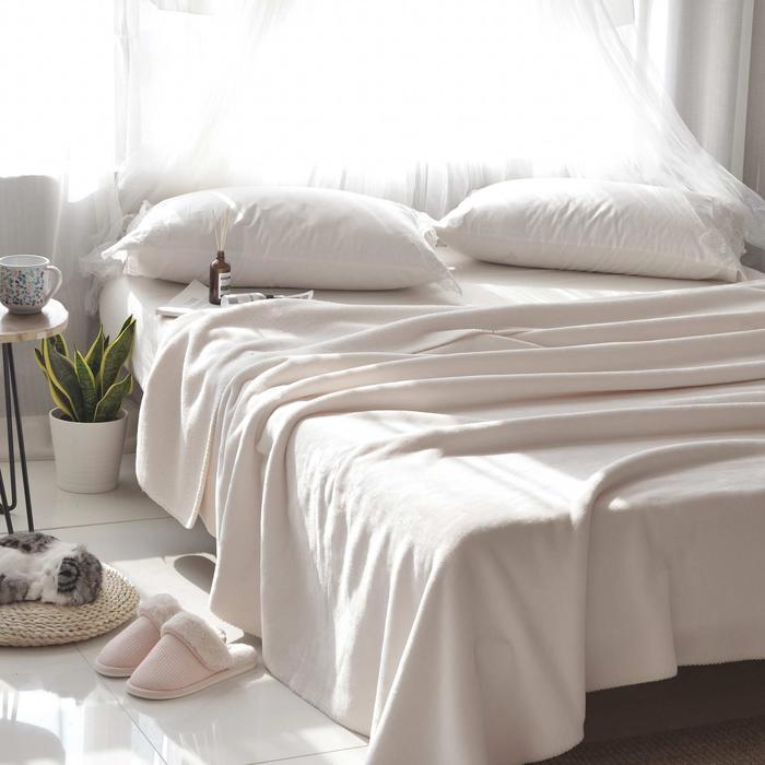 Покрывало «София», размер 160х220 см, цвет молоко
Покрывало «София», размер 160х220 см, цвет молоко