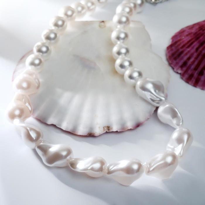 Колье с жемчугом "Графиня" мятые камни, цвет белый в серебре, 40 см
Колье с жемчугом "Графиня" мятые камни, цвет белый в серебре, 40 см