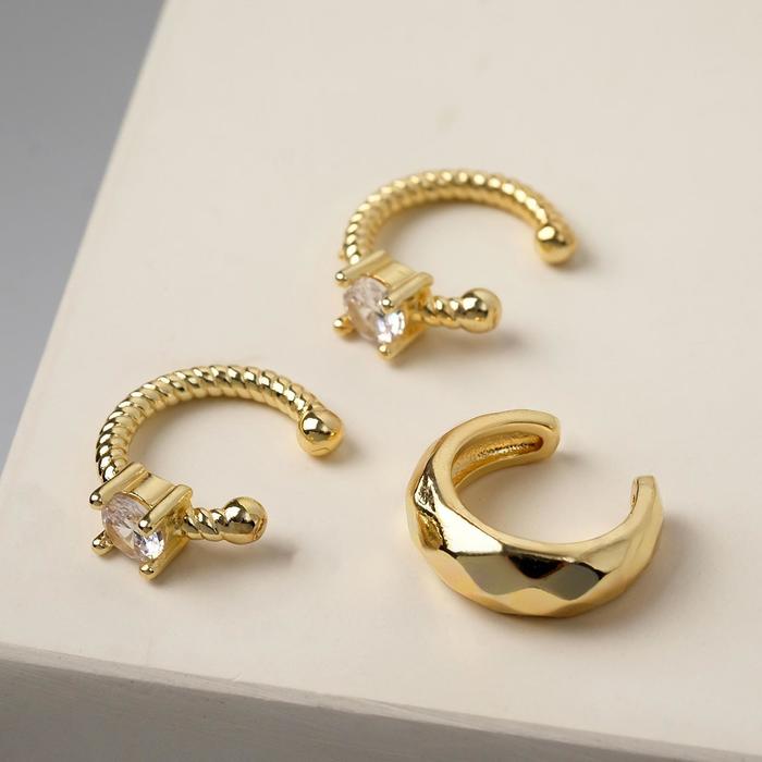 Серьги "Каффы" ребристость, цвет белый в золоте
Серьги "Каффы" ребристость, цвет белый в золоте